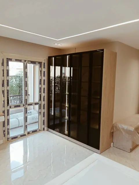 دولاب زجاج فيميه وباب بلكونة ألوميتال
